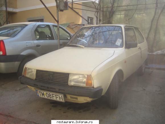 Poze cu Oltcit-uri - unu cu pete de ulei sub el - OLTCIT