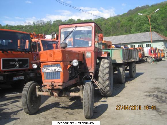 poze - incep cu un U650 care avea atasata o remorca. il - TRACTORUL