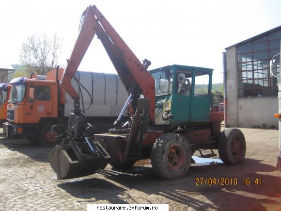 poze - inca un TIH 445 - TRACTORUL