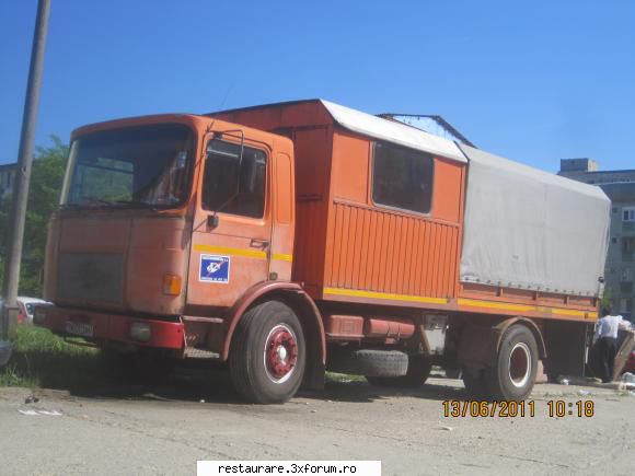 poze - unu care transporta muncitori - ROMAN