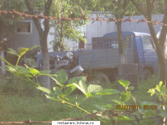 poze - camioneta vazuta de dupa gard - ROCAR