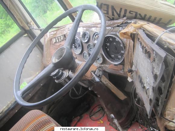 poze - bord devastat de autobuz DAC :( - ROCAR