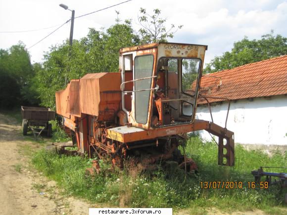 poze - combina gloria cp12 .cam epava saraca - TRACTORUL