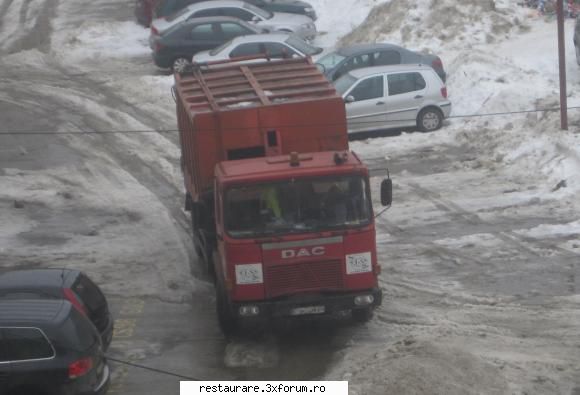 poze - autogunoiera in spatele blocului meu - ROMAN