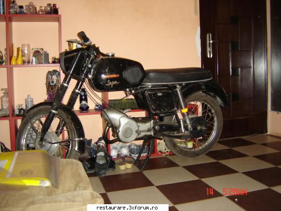 vand MOBRA - an 1978,acte,luata de la armata ,vreau pe ea cat - vanzari moto